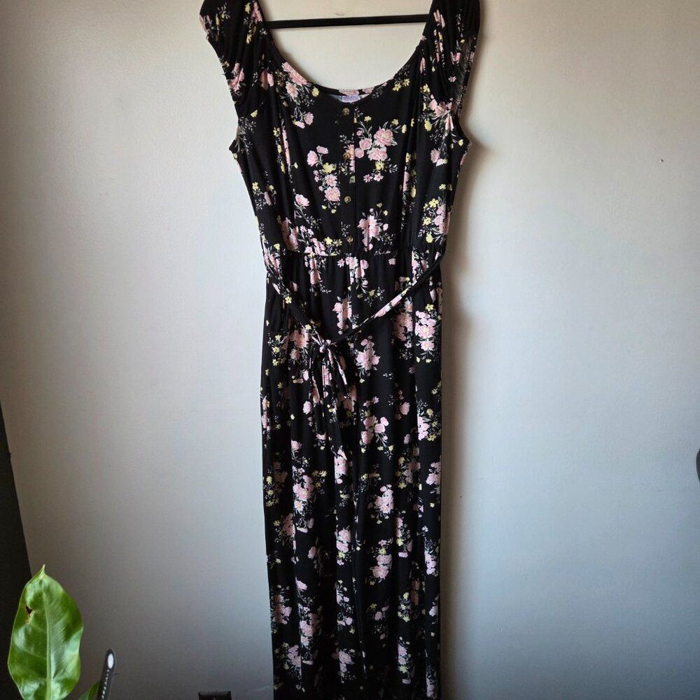 EUC NO BOUNDARIES FLORAL JUMPSUIT SIZE XL